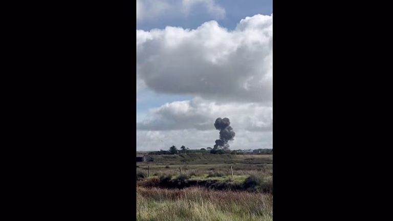 Un vídeo muestra cómo un caza británico se estrella durante un entrenamiento