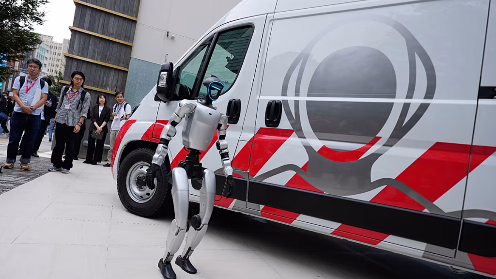 Una empresa japonesa presenta una ambulancia robótica para reparar humanoides in situ