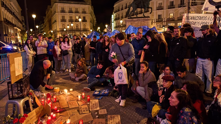 ‘Adiós Maricarmen’: cientos protestan en Madrid tras la muerte de una pensionista
