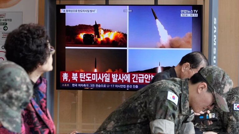 Corea del Norte lanza misiles balísticos al mar de Japón en plena tensión con Seúl