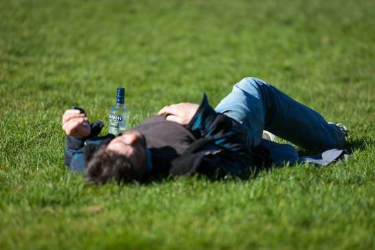 El alcohol causa casi 14 000 muertes al año en España, dos de cada tres en menores de 75 años