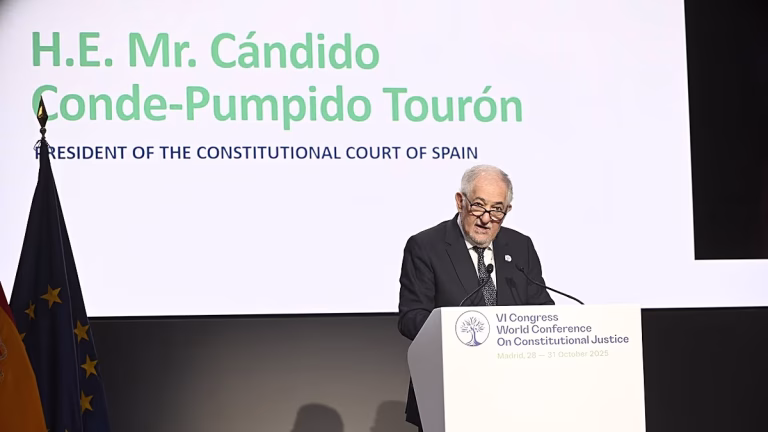 El Constitucional decidirá sobre la ‘ley de nietos’ con un informe en contra de sus letrados