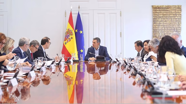El otro 29N: Las leyes (y promesas) del Gobierno de coalición que decaen con la convocatoria electoral