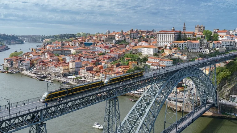 Hospitalidad, la clave: Oporto es elegida ciudad más acogedora de Europa con Lisboa detrás