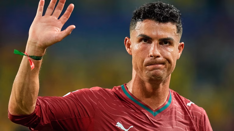 La federación de fútbol portuguesa suspende a Cristiano Ronaldo por abandonar la concentración de Portugal