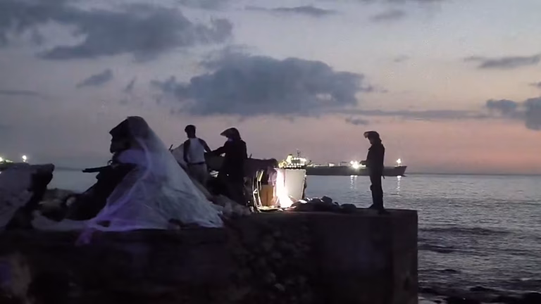 La Policía desaloja el campamento de la playa del Guano en Ceuta a dos días de la visita de los Reyes