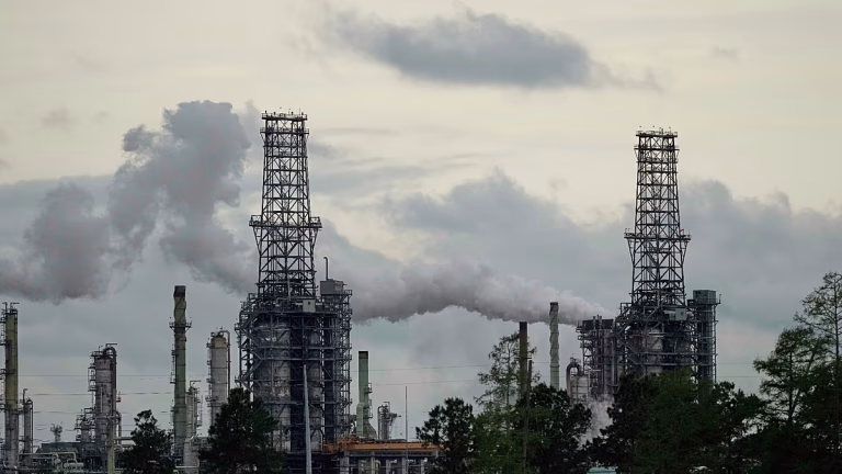 Las bolsas suben mientras el petróleo cae tras el ‘alto el fuego energético’ de Trump