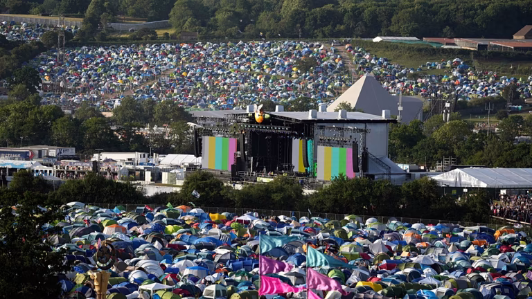 Las entradas para Glastonbury 2027 se agotan en 42 minutos sin cartel anunciado