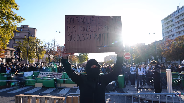 Las protestas estudiantiles continúan en Francia mientras Lecornu promete un plan de choque