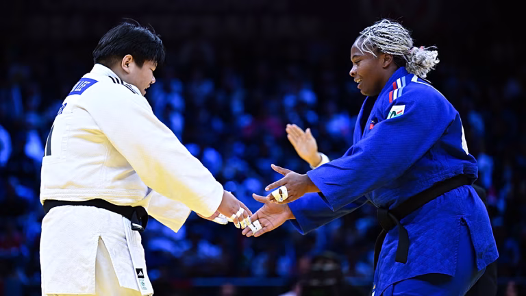 Lee conquista el oro y Tasoev logra su tercer título mundial en Bakú