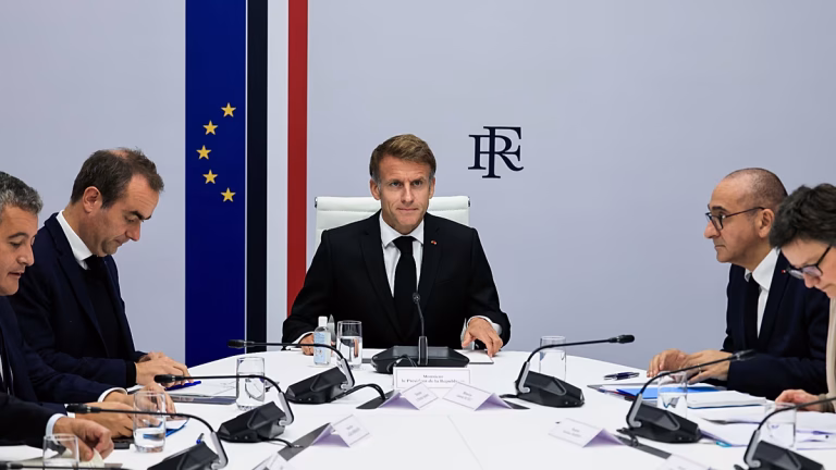 Macron en su discurso a la nación: “Quienes han tratado de derribar la República deberán responder”