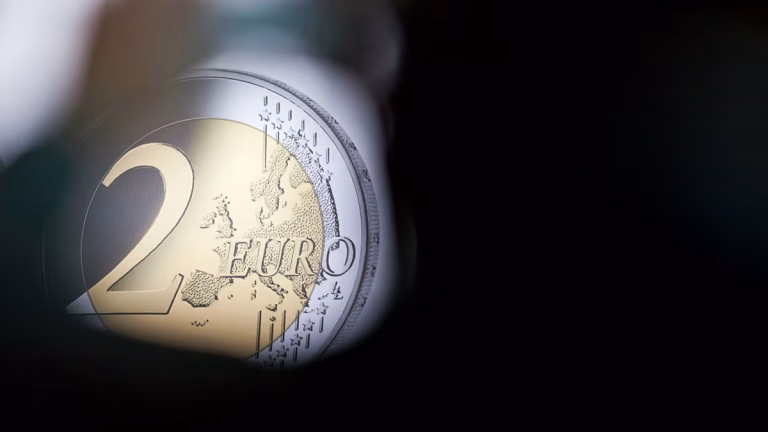 Mire en su cartera: algunas monedas de 2 euros valen mucho más